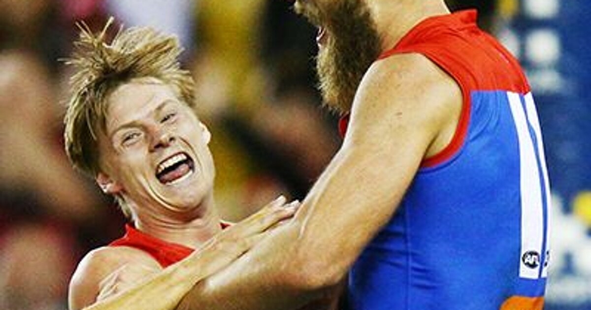 Banana bender Gawn no worries with banter