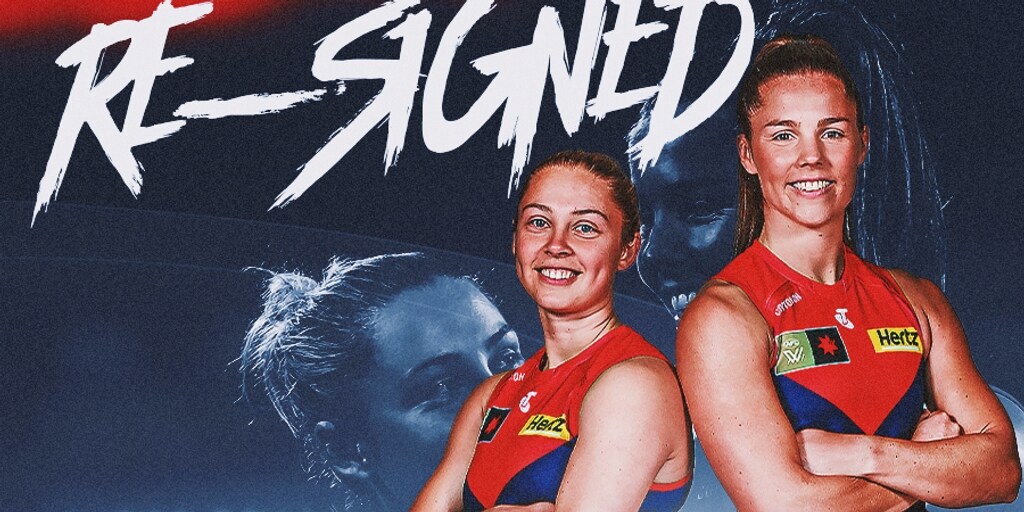 Duo delight | Hore and Hanks sign on - Vimarsana News